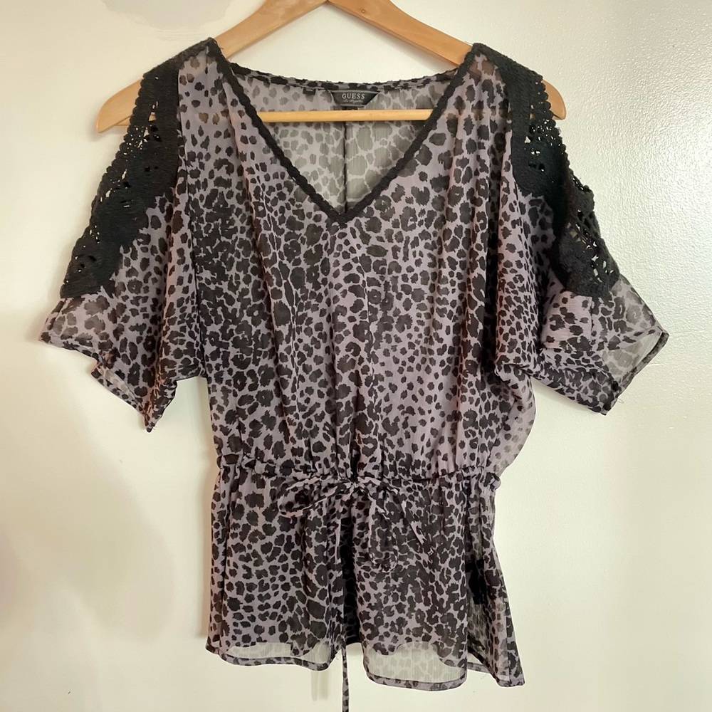 GUESS clinched waist leopard print blouse - S